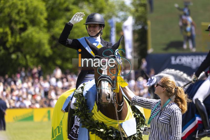 dressage PrizeGiving_Hamburg_20240512_SS350567.jpg